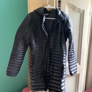 Patagonia black hooded coat-size Large